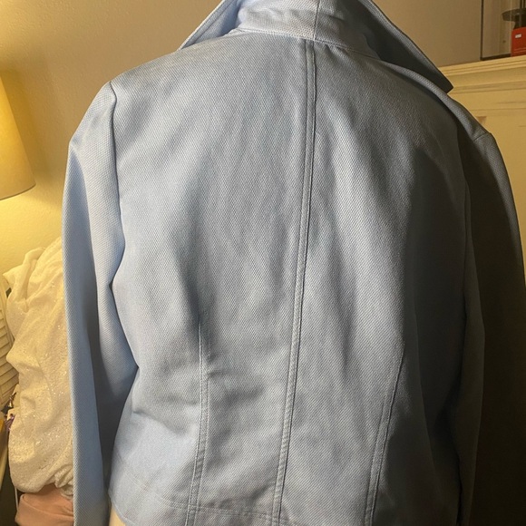 Requirements 1990’s blue jacket with snap closure. - Picture 2 of 3